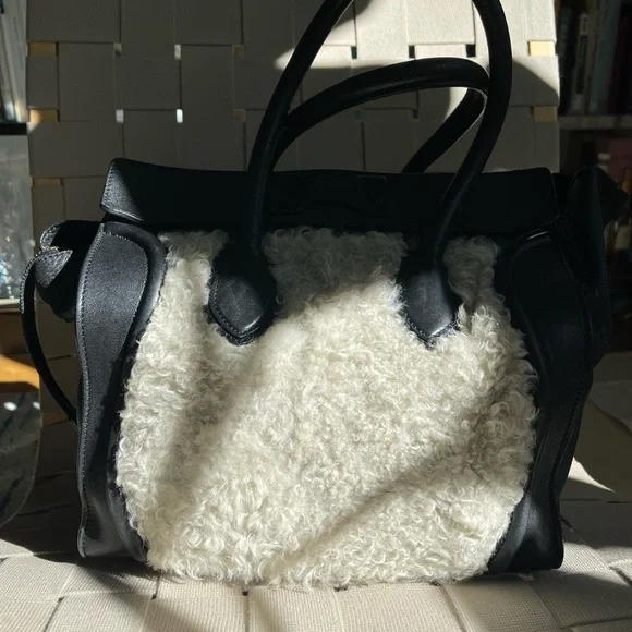 CELINE mini luggage tote bag in leather/shearling - Picture 4 of 15